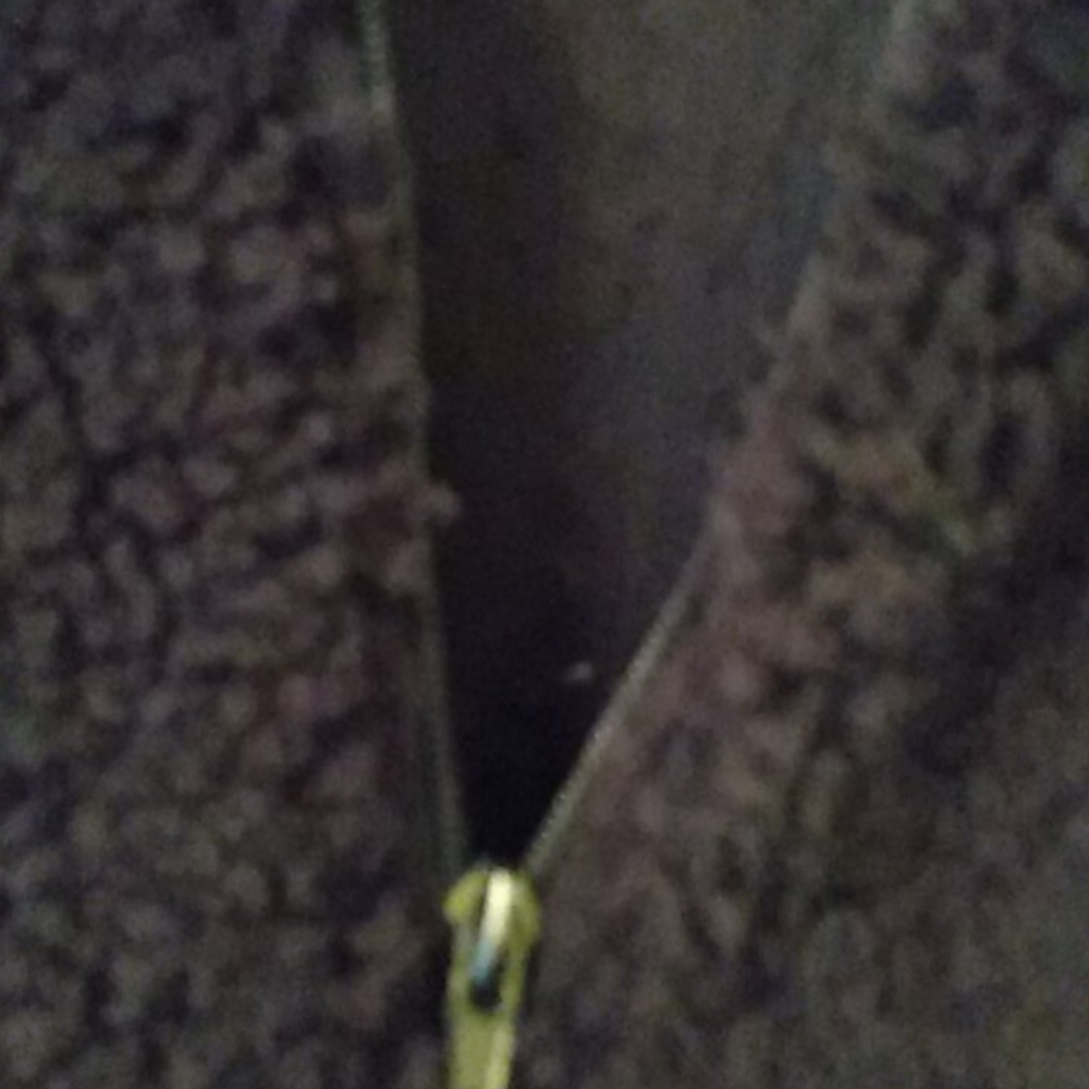 Fuzzy jacket - Picture 3 of 4